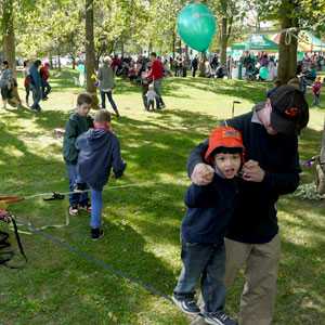 A "Slack Zone", one of Slackline Mtl's most popular service.